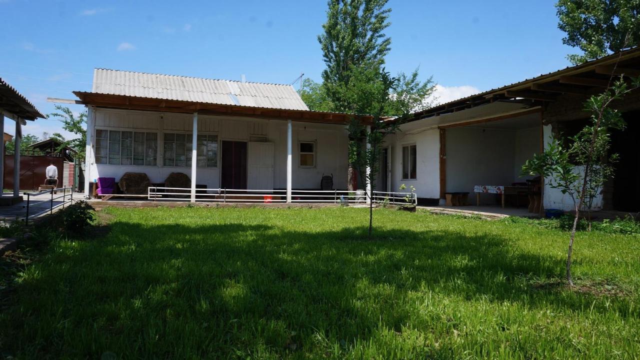 Guest House Kagan Toktogul Exteriér fotografie